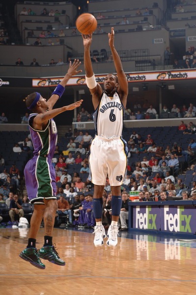 他们通过边 他们通过边