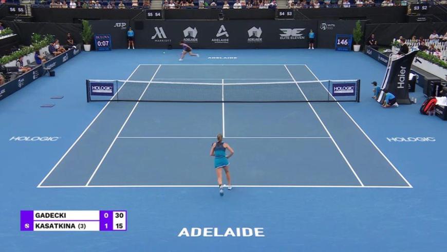 似在商談細 似在商談細