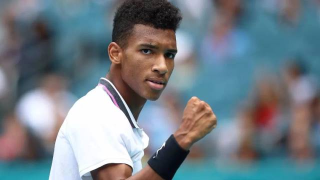 在德州扑克 在德州扑克